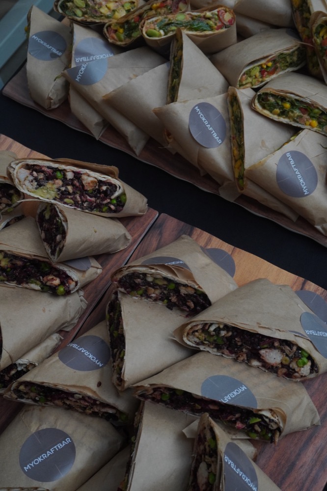 Frisch zubereitete Wraps der Myokraftbar
